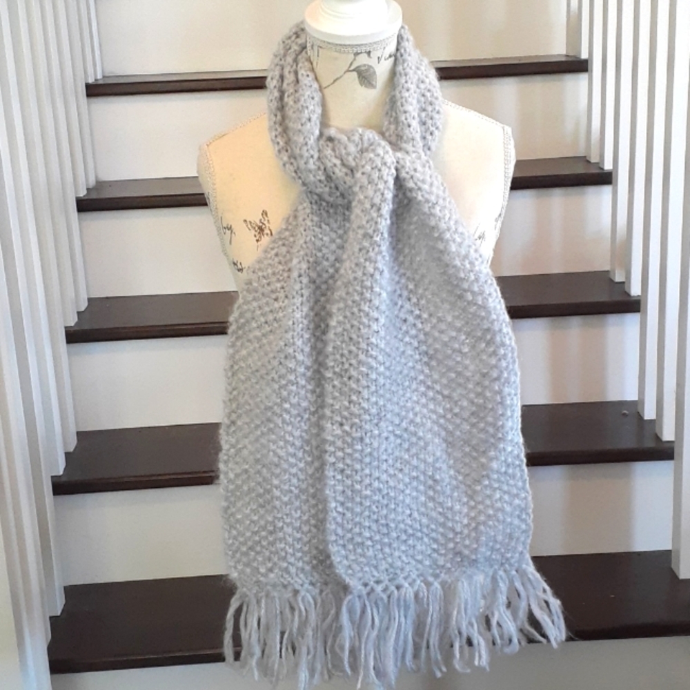 ^ Vintage hand knitted grey scarf with fringe